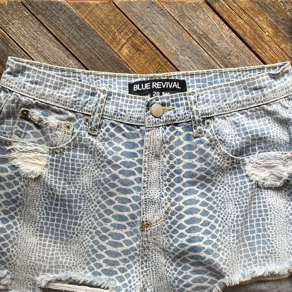 Blue Revival Medusa Snakeskin Print Distressed Denim Shorts - Picture 4 of 6